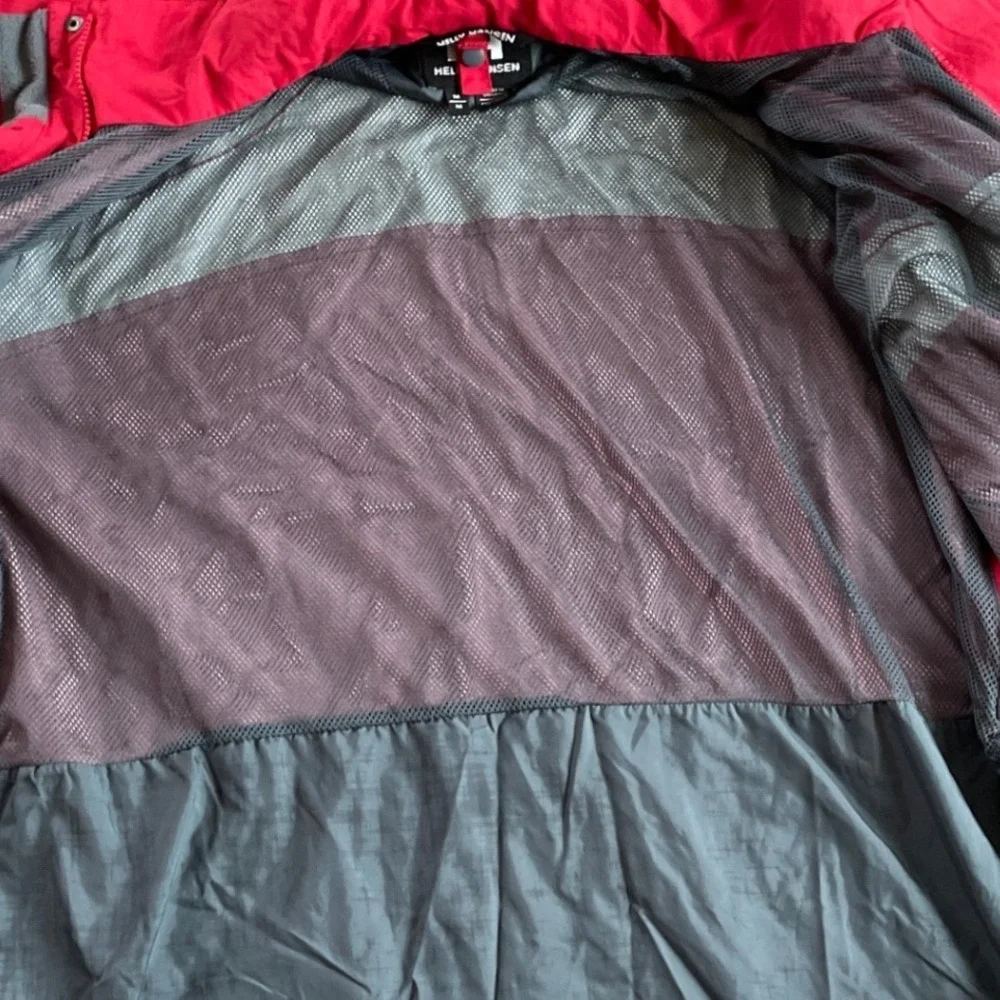 Helly Hansen Red Gray Waterproof Hooded Jacket Size Medium M Striped